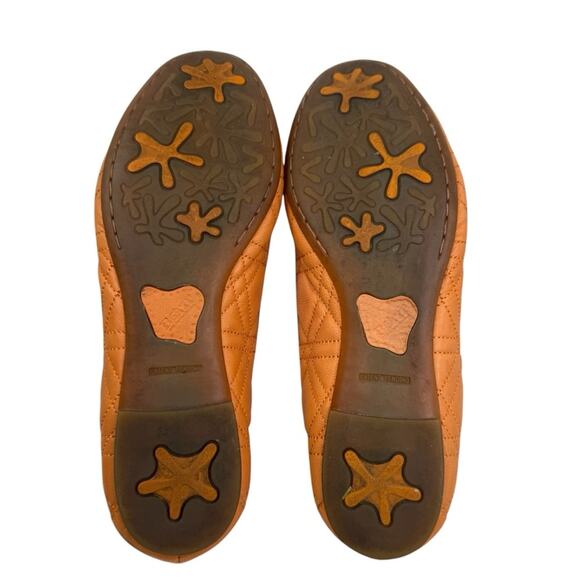 Elegant Tan Quilted Ballet Flats - Picture 13 of 13